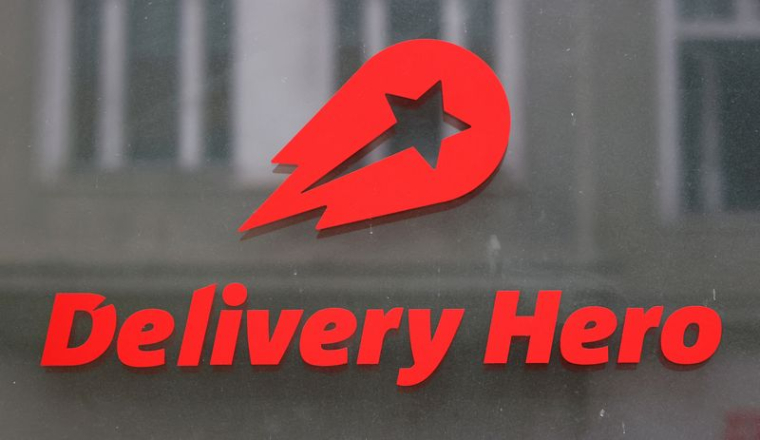 PHOTO DE FICHIER : PHOTO DE FICHIER : Le logo de Delivery Hero à son siège à Berlin