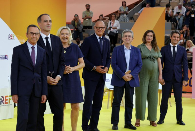 Les candidats à l'élection présidentielle française de 2027 participent à un débat à la REF, à Paris