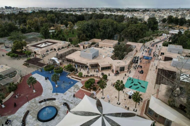 Le zoo de Tripoli après sa réouverture, le premier jour de la fête de l'Aïd al-Fitr, après près de 17 ans de fermeture, le 20 mars 2026 ( AFP / Mahmud Turkia )