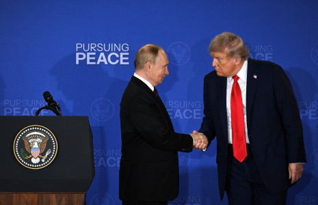 Vladimir Poutine et Donald Trump, à Anchorage, le 15 août 2025 ( AFP / DREW ANGERER )
