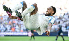 L'attaquant marseillais Pierre-Emerick Aubameyang lors de la victoire de l'OM contre le Paris FC en Ligue 1 le 23 août 2025 au stade Vélodrome ( AFP / Christophe SIMON )