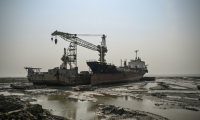 Un site de démantèlement de bateaux dans la ville portuaire de Chittagong, le 20 février 2025 dans le sud du Bangladesh ( AFP / Munir UZ ZAMAN )
