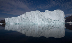 Un iceberg au Groenland en août 2023 ( AFP / Olivier MORIN )