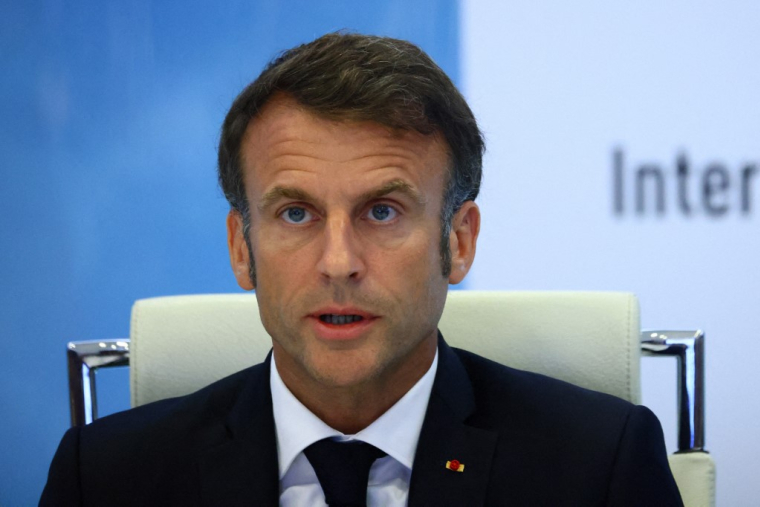 Emmanuel Macron à Paris, le 30 juin 2023. ( POOL / YVES HERMAN )