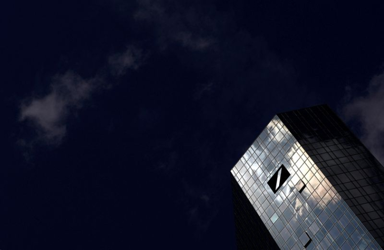 DEUTSCHE BANK: LES PERSPECTIVES LIÉES AU CONFLIT EN UKRAINE FONT CHUTER LE TITRE