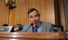 Le sénateur républicain John Curtis (Utah), le 2 juin 2026 à Washington ( GETTY IMAGES NORTH AMERICA / Anna Moneymaker )