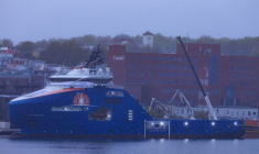 L'Horizon Arctic se prépare à partir à la recherche du submersible OceanGate Expeditions, dans le port de St. John's, à Terre-Neuve, au Canada