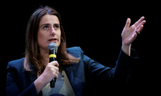La secrétaire nationale des Ecologistes, Marine Tondelier, s'exprime lors du “Grand Débat des Gracques” le 11 avril 2026 à Paris ( AFP / Ian LANGSDON )
