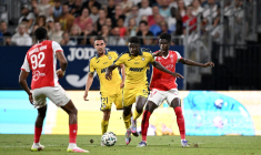 Pau s'impose face à Reims et se place en tant que dauphin de Saint-Étienne