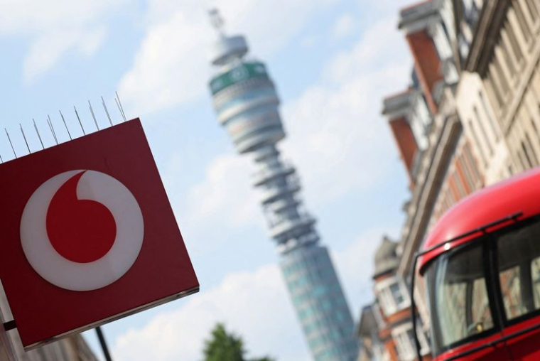 Logo de Vodafone dans l'un de ses magasins à Londres