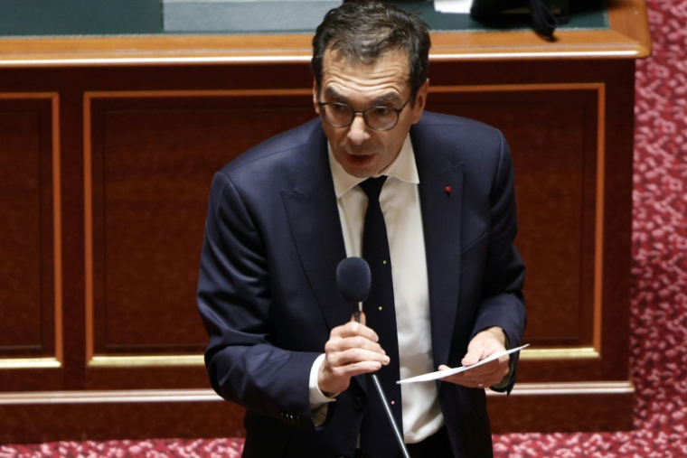 Le ministre du Travail Jean-Pierre Farandou lors du débat sur le budget de la Sécurité sociale au Sénat, le 26 novembre 2025 à Paris ( AFP / GEOFFROY VAN DER HASSELT )