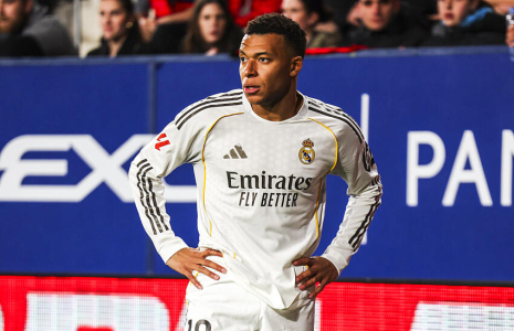 Mbappé de retour à Madrid pour soigner son genou