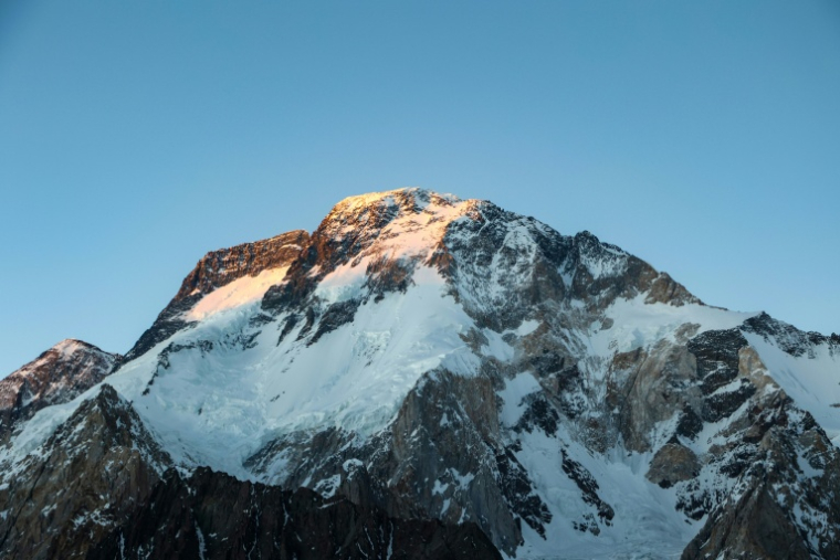 Cette photo prise en juillet 2023 montre le Broad Peak, où une avalanche meurtrière s'est produite ( AFP / Joe STENSON )