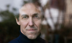 Le chercheur français Laurent Vinatier chez lui à Issy-les-Moulineaux, en France, le 23 janvier 2026 ( AFP / JOEL SAGET )