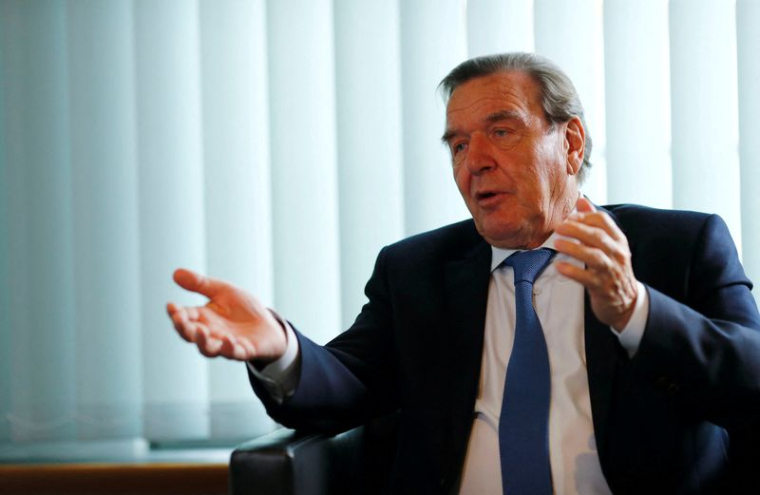 ALLEMAGNE: L'EX-CHANCELIER GERHARD SCHRÖDER POURSUIT LE BUNDESTAG EN JUSTICE, RAPPORTE LA DPA