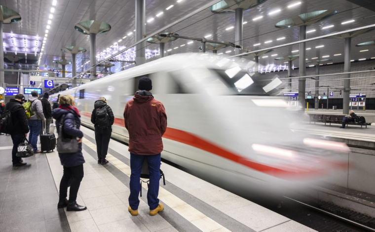 ( AFP / JOHN MACDOUGALL )