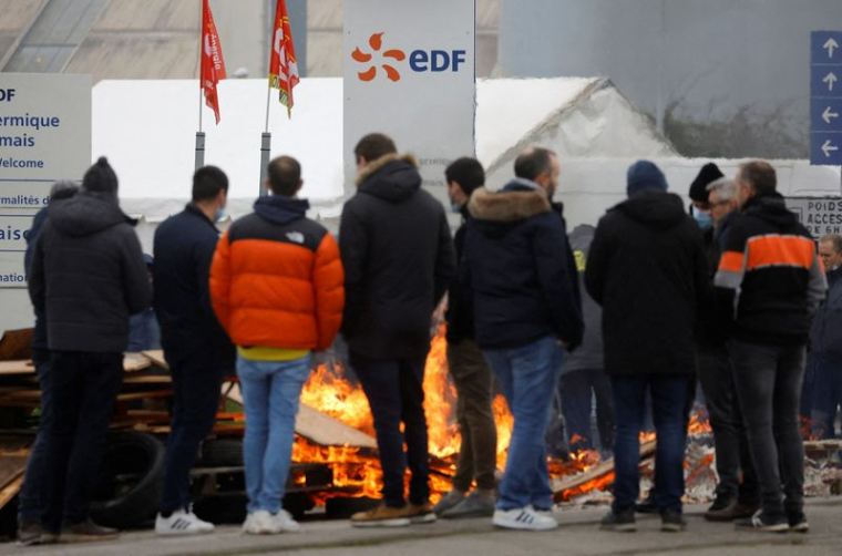 LES SYNDICATS D'EDF ENGAGENT DES ACTIONS EN JUSTICE POUR CONTESTER LES TARIFS