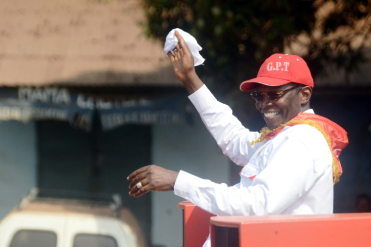 (ARCHIVES) Ibrahima Kassory Fofana,  alors chef du parti d'opposition, (GTP), participe à une manifestation visant à réclamer la transparence des élections prévues le 12 mai et à protester contre la société sud-africaine choisie pour réviser les listes électorales, le 27 février 2012 à Conakry. ( AFP / Cellou BINANI )