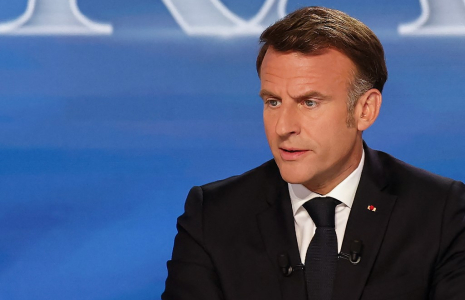 Emmanuel Macron, sur le plateau de TF1, le 13 mai 2025 ( POOL / LUDOVIC MARIN )