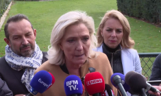 Le PS se dit prêt à censurer le gouvernement, pour Marine Le Pen, "c'est du bidon"