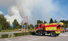 Des pompiers mobilisés contre un incendie dans les Hautes Fagnes, en Belgique, le 14 août 2026 ( BELGA / NICOLAS LAMBERT )