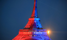 La Tour Eiffel aux couleurs du PSG à la veille de la finale de Ligue des champions contre Arsenal, le 29 mai 2026 ( AFP / Ludovic MARIN )