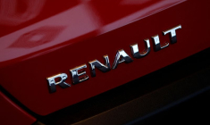 Le logo de Renault sur le coffre de la nouvelle voiture Kwid lors d'un événement à New Delhi