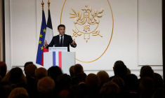 Le président Emmanuel Macron organise une réception pour les maires de France, à Paris
