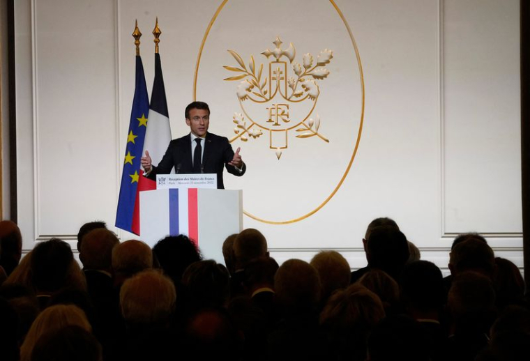 Le président Emmanuel Macron organise une réception pour les maires de France, à Paris