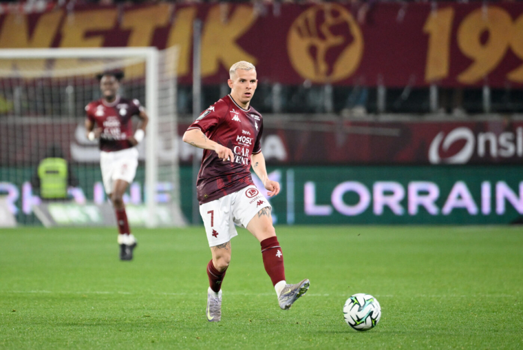 Le FC Metz s'empare de la tête de la Ligue 2 et met la pression sur Lorient