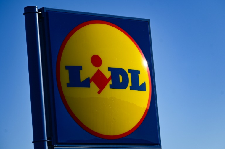 Logo du groupe de distribution allemand Lidl, le 30 mars 2025 dans le sud de la France ( AFP / GABRIEL BOUYS )