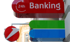 UNICREDIT FAIT MIEUX QUE PRÉVU, RENONCE À SON PROJET EN RUSSIE