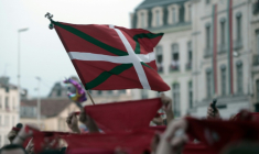 A Bayonne, près de 80 élèves de première d'un lycée immersif en basque ont composé leur épreuve de mathématiques dans cette langue régionale ( AFP / IROZ GAIZKA )