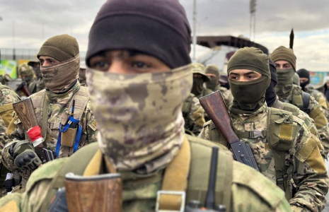 Un défilé militaire, après l'éviction du président syrien Bachar al-Assad, à Damas en Syrie