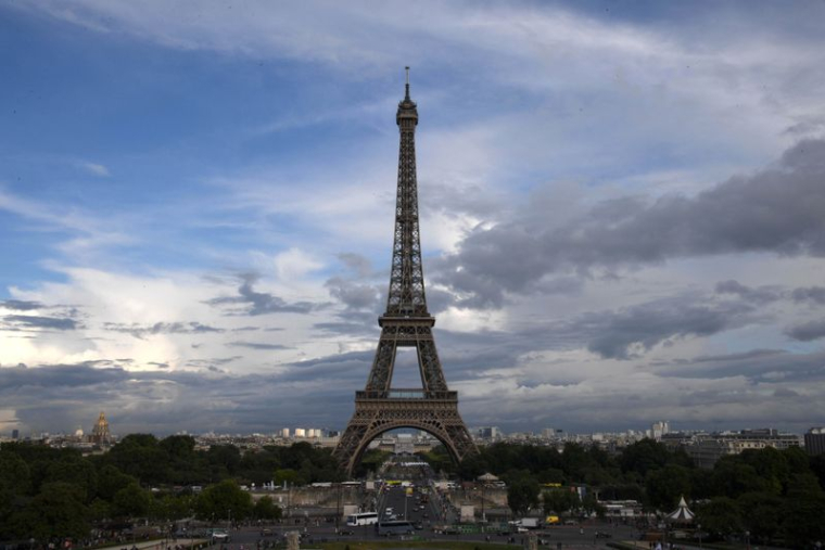Vue générale de la Tour Eiffel à Paris