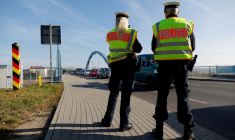 La police fédérale allemande patrouille à la frontière germano-polonaise
