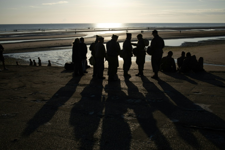 Rassemblement sur la plage d'Omaha Beach, dans le Calvados, le 6 juin 2019 lors des célébrations du 75e anniversaire du Débarquement ( AFP / FEDERICO SCOPPA )