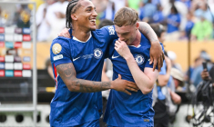 Deux joueurs de Chelsea font pipi dans le nouveau clip de Madonna