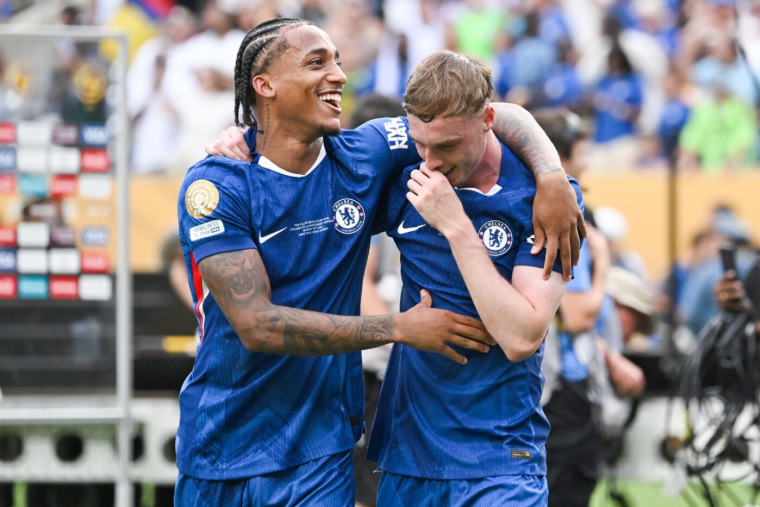Deux joueurs de Chelsea font pipi dans le nouveau clip de Madonna