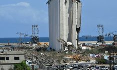 Un silo détruit du port de Beyrouth, le 1er août 2025, cinq ans après l'explosion dévastatrice du 4 août 2020 ( AFP / Joseph EID )