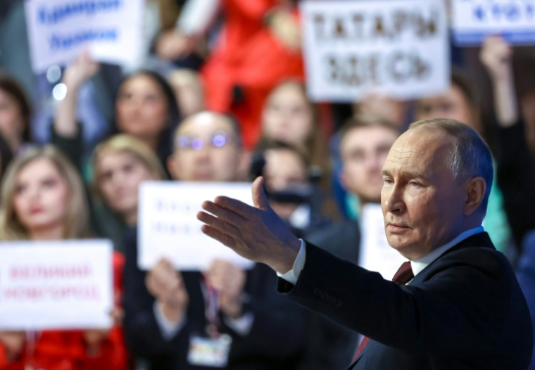 Le président russe Vladimir Poutine lors d'une conférence de presse à Moscou, le 19 décembre 2025 ( POOL / Alexander KAZAKOV )