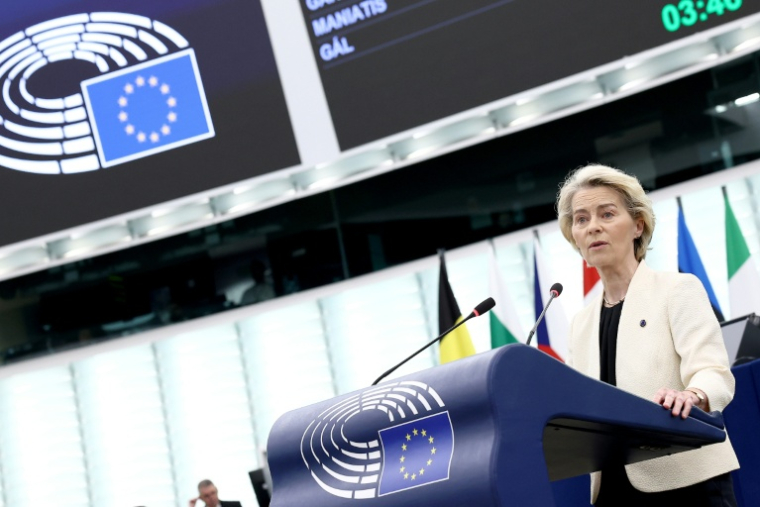 La présidente de la Commission européenne Ursula von der Leyen s'exprime devant le Parlement européen à Strasbourg le 7 mai 2025 ( AFP / FREDERICK FLORIN )