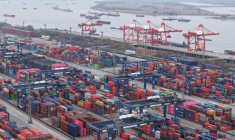 Le port de Nanjing, dans la province du Jangsu dans l'est de la Chine, le 10 mars 2026 ( CN-STR / - )