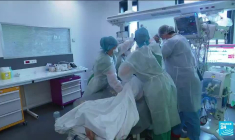 Covid-19 en France : "une majorité de non-vaccinés" dans les services de réanimation