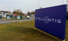 STELLANTIS PRÉVOIT DE TRIPLER SES VENTES DE VÉHICULES ÉLECTRIQUES EN 2021, DÉCLARE ELKANN