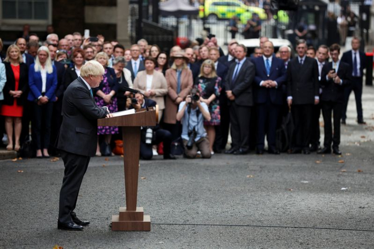 GRANDE-BRETAGNE: PASSATION DE POUVOIR ENTRE JOHNSON ET TRUSS À LA TÊTE DU GOUVERNEMENT