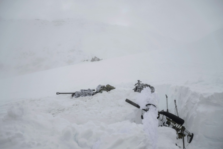 Des chasseurs alpins participent à un exercice par temps froid dans les montagnes autour de Sainte-Foy-Tarentaise, le 28 janvier 2026 en Savoie ( AFP / Jeff PACHOUD )