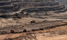 Des camions dans la mine Tenke Fungurume, détenue par le géant minier chinois CMOC (illustration) ( AFP / EMMET LIVINGSTONE )