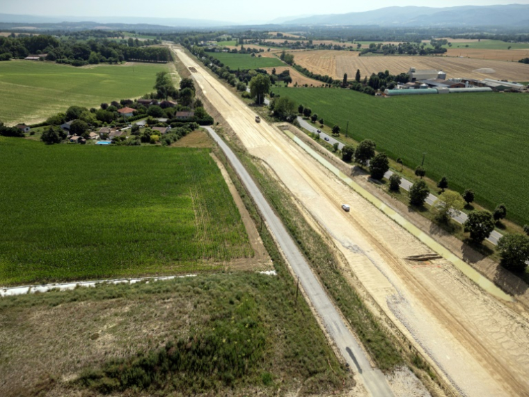 Vue aérienne du chantier de l'autoroute A69 près de Verfeil, dans le Tarn-et-Garonne, le 24 juin 2025 ( AFP / Lionel BONAVENTURE )