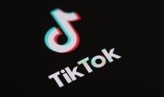 Le logo du réseau social chinois TikTok, qui pourrait être bientôt contraint de vérifier l'âge de ses utilisateurs. (  /  )